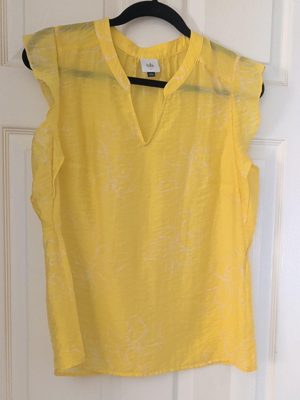 CAbi Yellow Floral V-Neck Cap Sleeve Top Size S NWOT